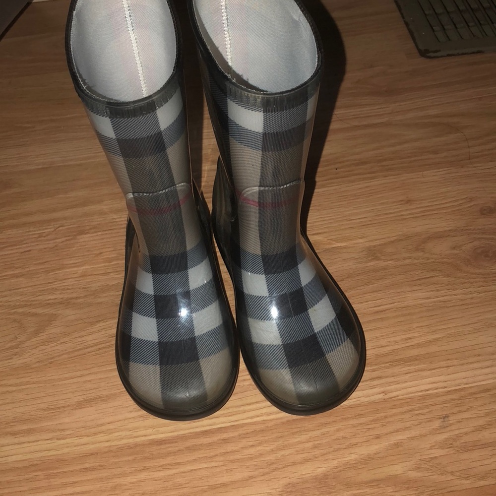 🚨 sale 🚨 alert 🚨 Burberry Rain boots authentic